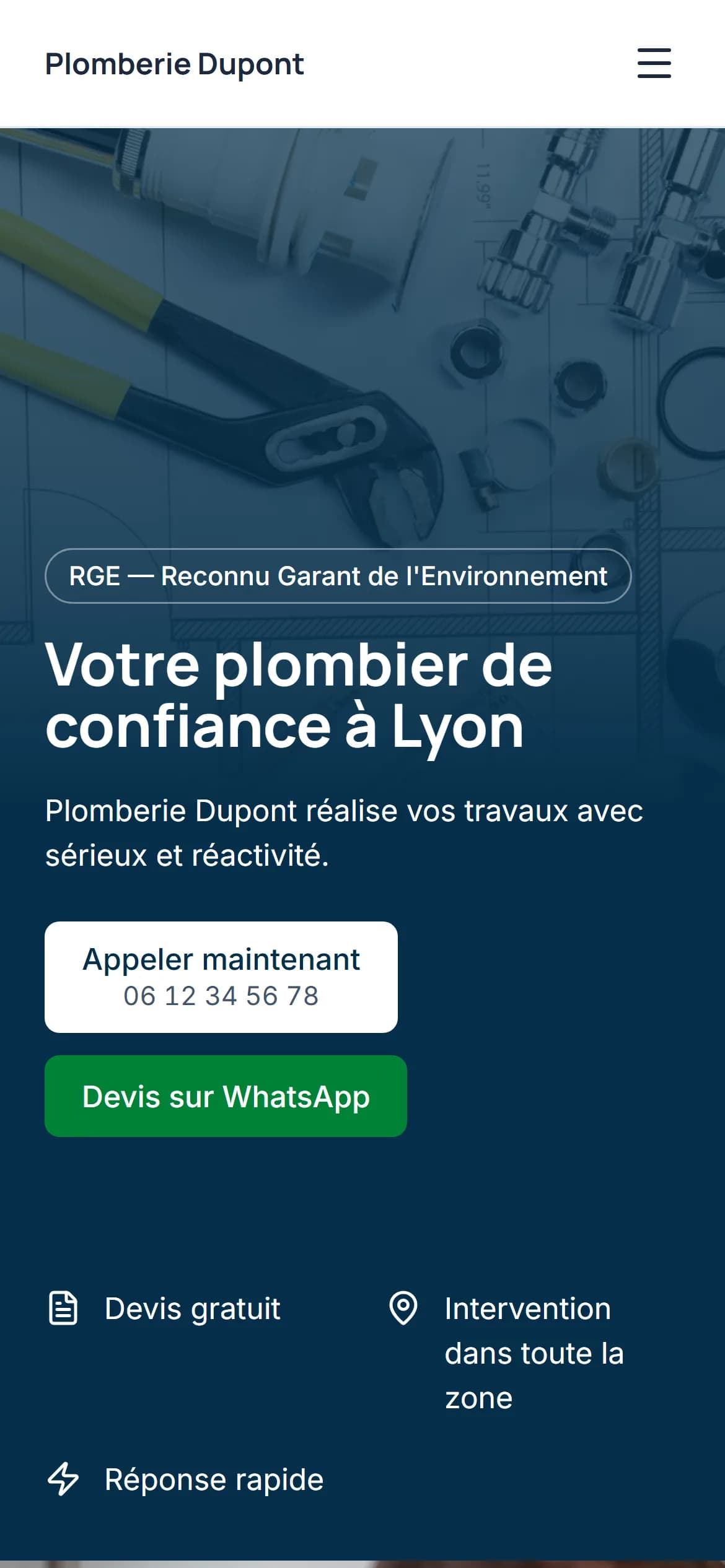 Le même site sur téléphone, avec le bouton d'appel sous le pouce.